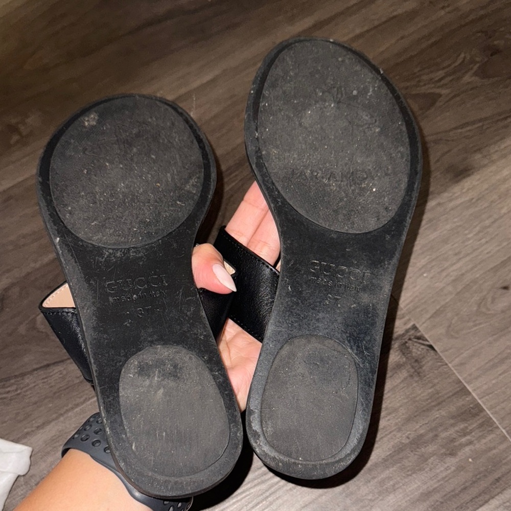 Gucci Marmont Black leather thong - Picture 4 of 5